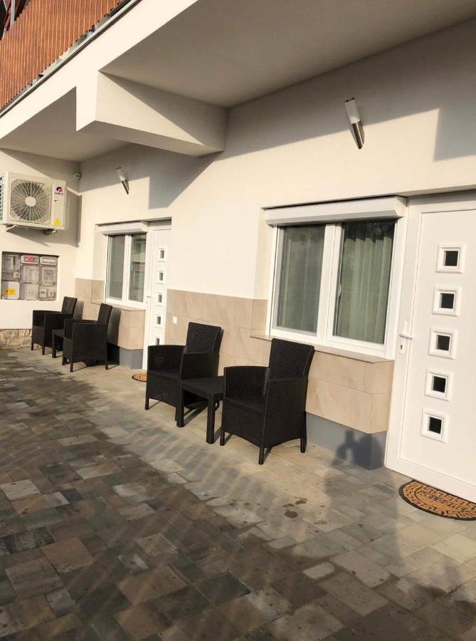Bed and Breakfast Jacint Apartman Hajdúszoboszló Exterior foto